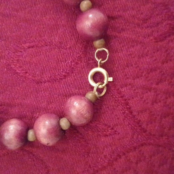 Wooden bead necklace - Picture 4 of 6